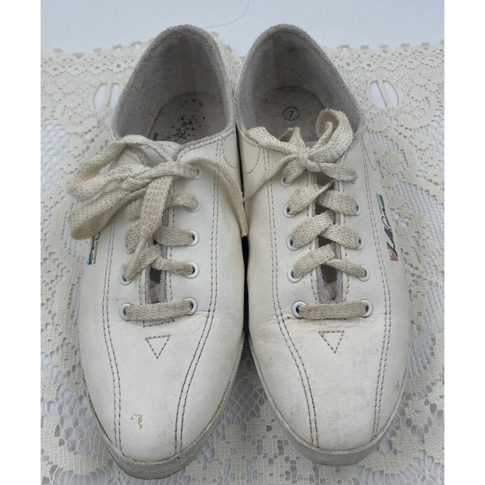 Vintage 90s LA Gear Low Top Walking Shoes Sneakers Womens Size 7 White